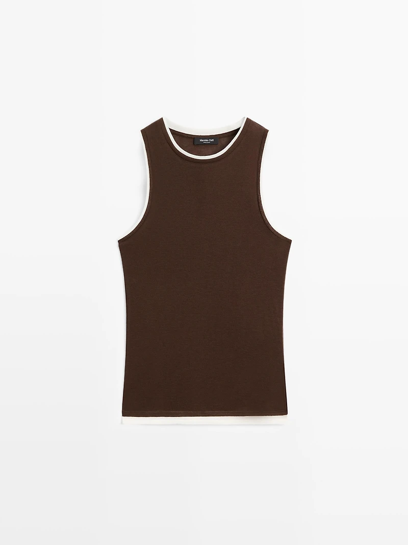Sleeveless T-shirt with double trim