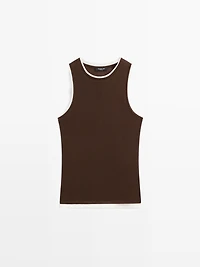 Sleeveless T-shirt with double trim