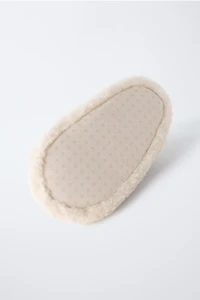 DETAIL SLIPPERS