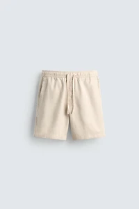 SHORT REGULAR FIT STRUCTURÉ