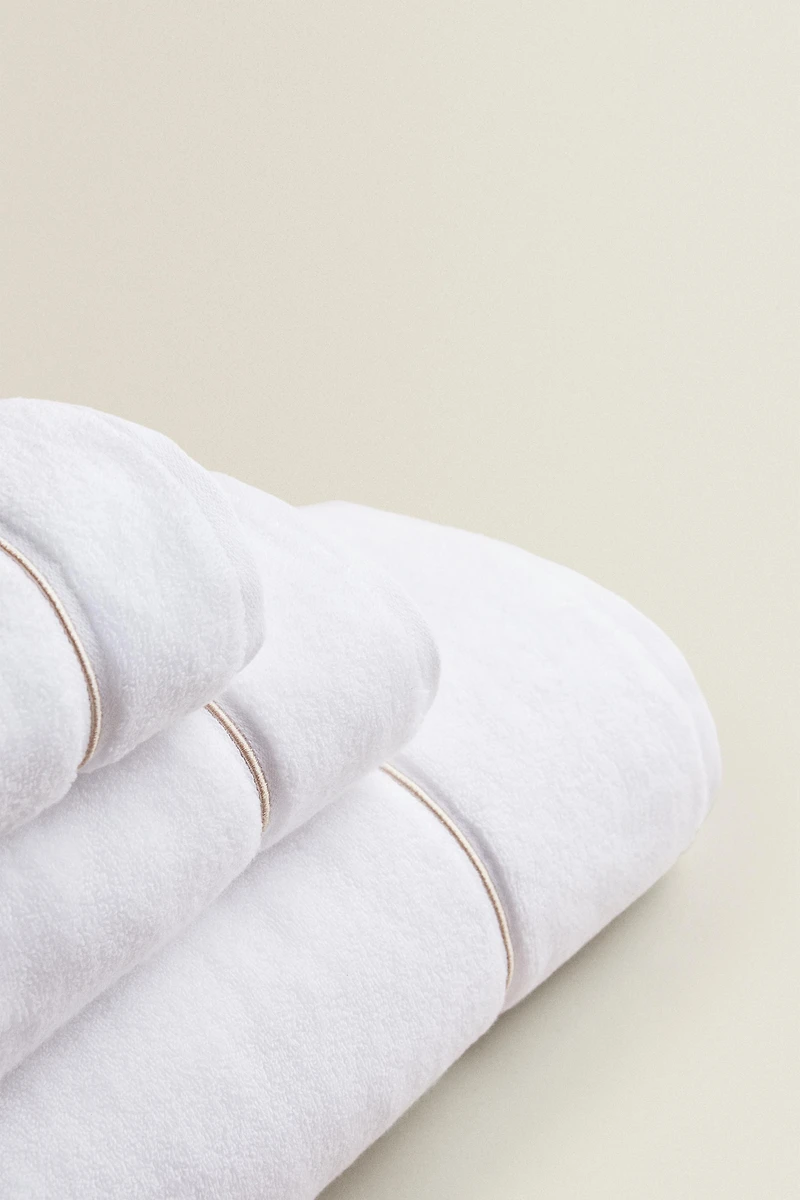 SERVIETTE DE BAIN FESTON BRODÉ