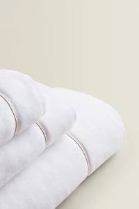 SERVIETTE DE BAIN FESTON BRODÉ