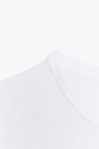 T-SHIRT EN VISCOSE À MANCHES COURTES