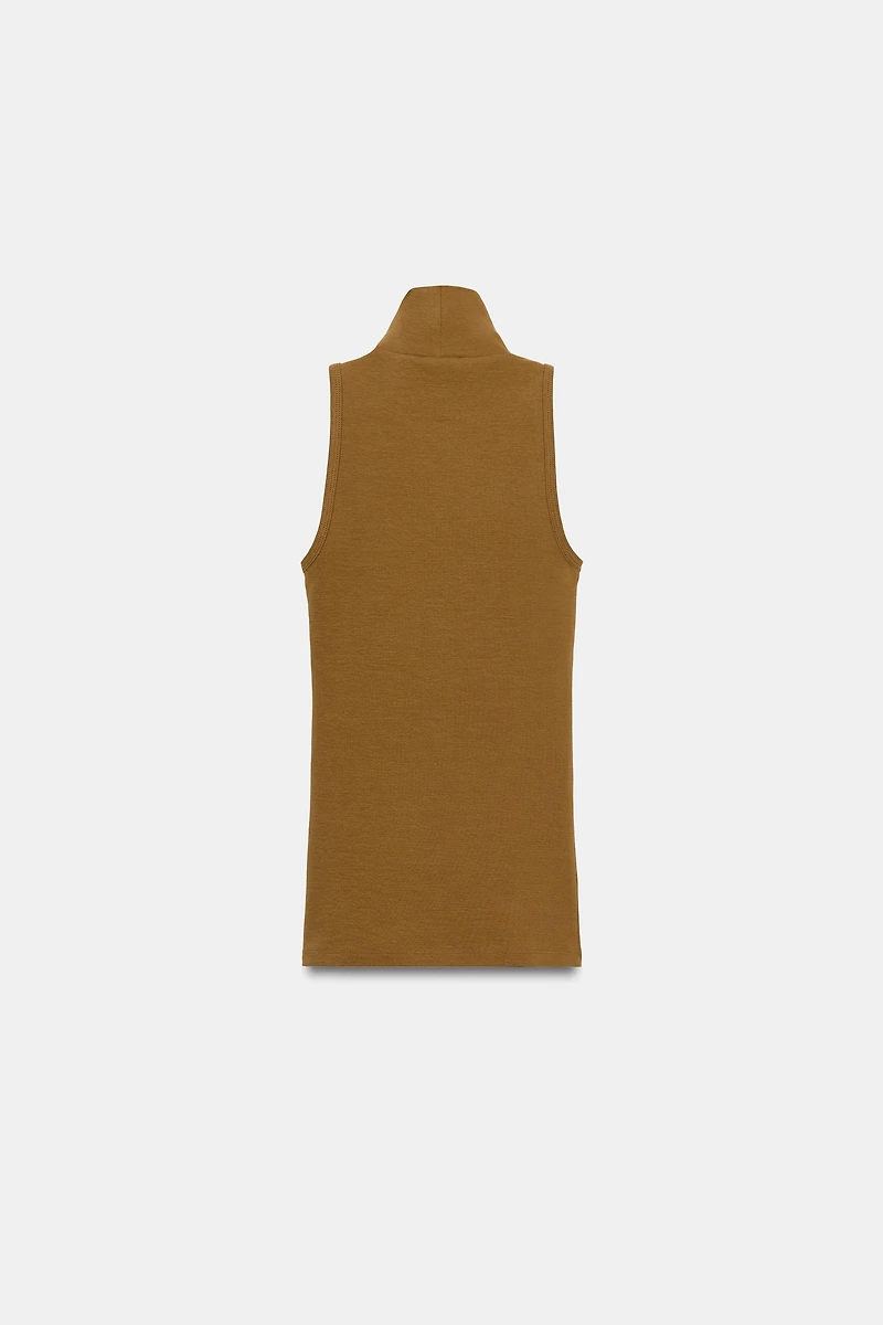 HIGH COLLAR SLEEVELESS TOP