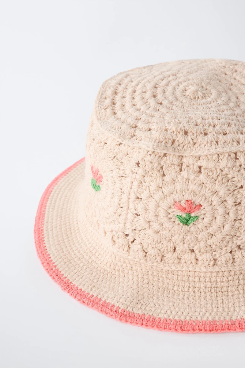 CROCHET FLORAL BUCKET HAT