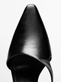 Chaussure à talon asymétrique