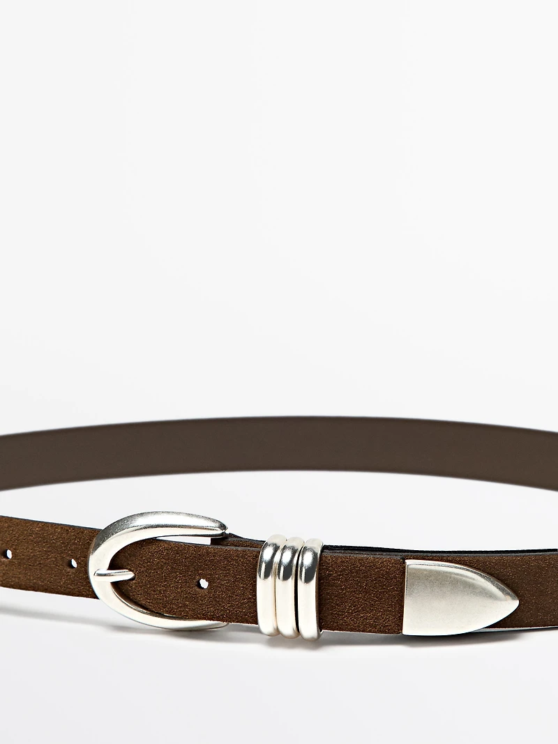 Ceinture en croûte de cuir avec détail métallique
