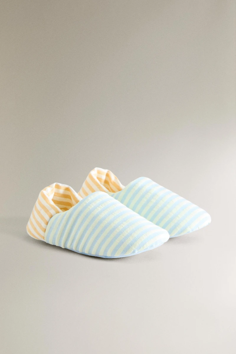 KIDS' STRIPED SLIPPERS