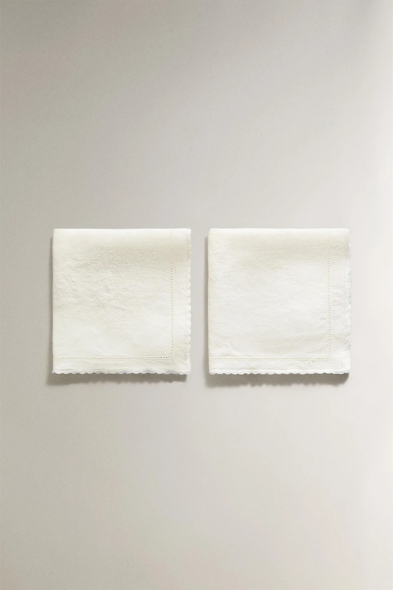 EMBROIDERED LINEN BORDER TOWEL