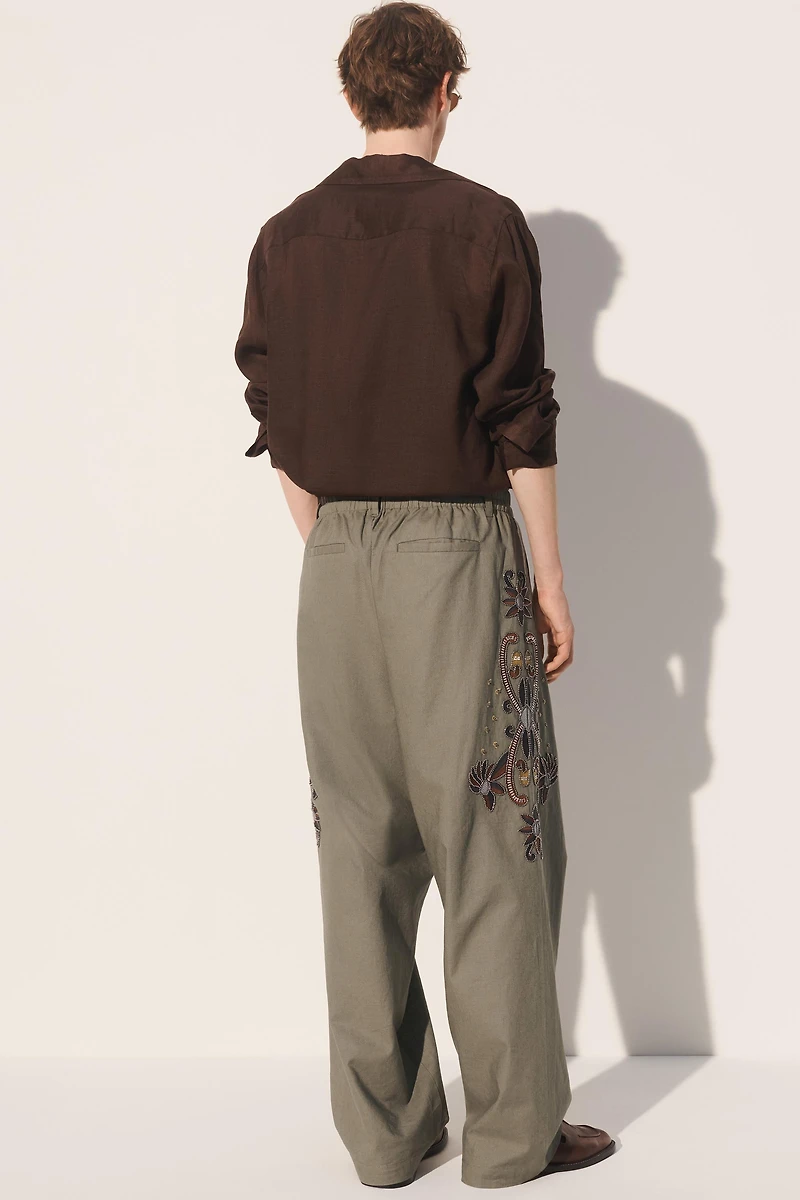 CONTRAST EMBROIDERED LINEN-COTTON PANTS