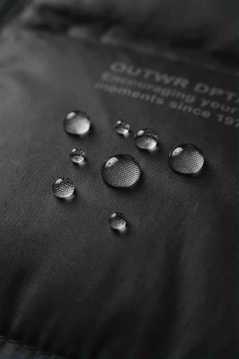 LIGHTWEIGHT WATER REPELLENT JACKET