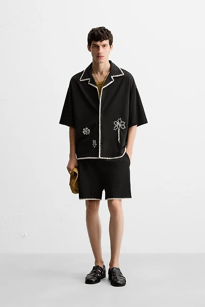 CONTRAST EMBROIDERY SHIRT
