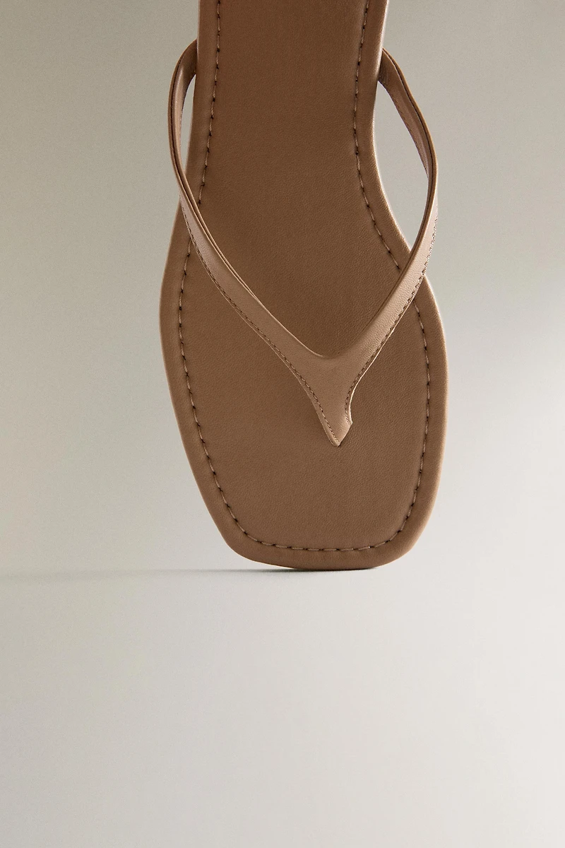 MINIMALIST LEATHER SANDALS