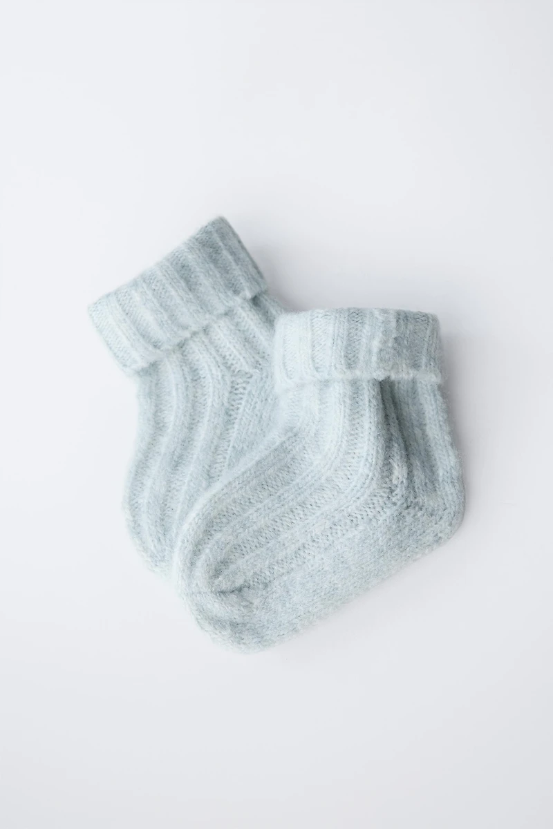 RIBBED KNIT SOCKS