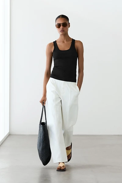 Scoop neck strappy top