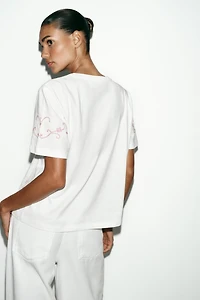 CONTRAST EMBROIDERED T-SHIRT