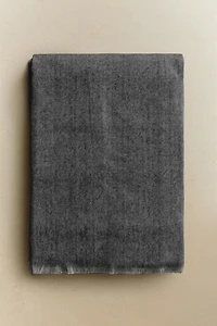 LIGHTWEIGHT FRINGED BLANKET