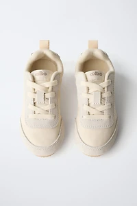 SOFT ATHLETIC SNEAKERS