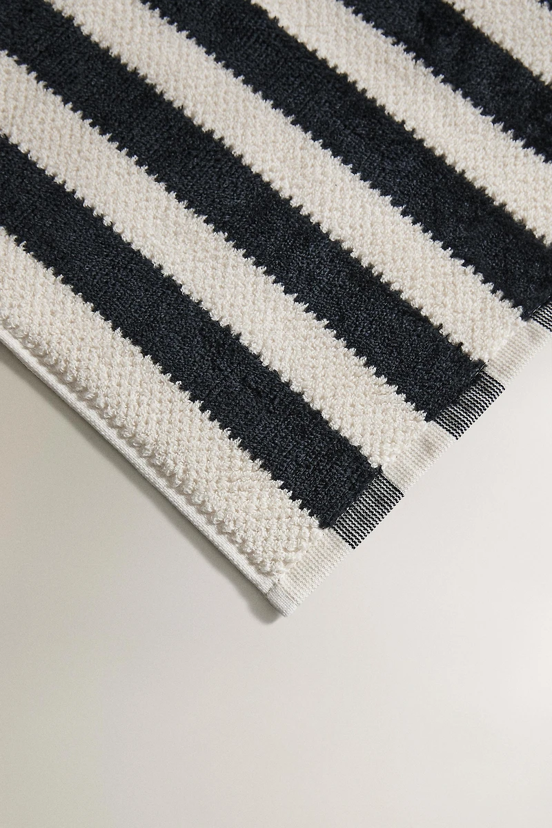 VELOUR TEXTURED BATH TOWEL