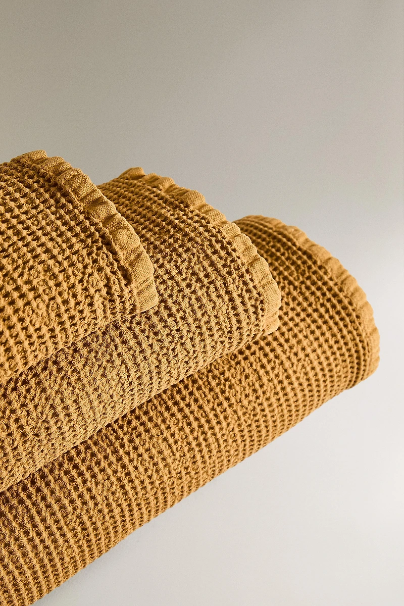 MINI WAFFLE-KNIT BATH TOWEL