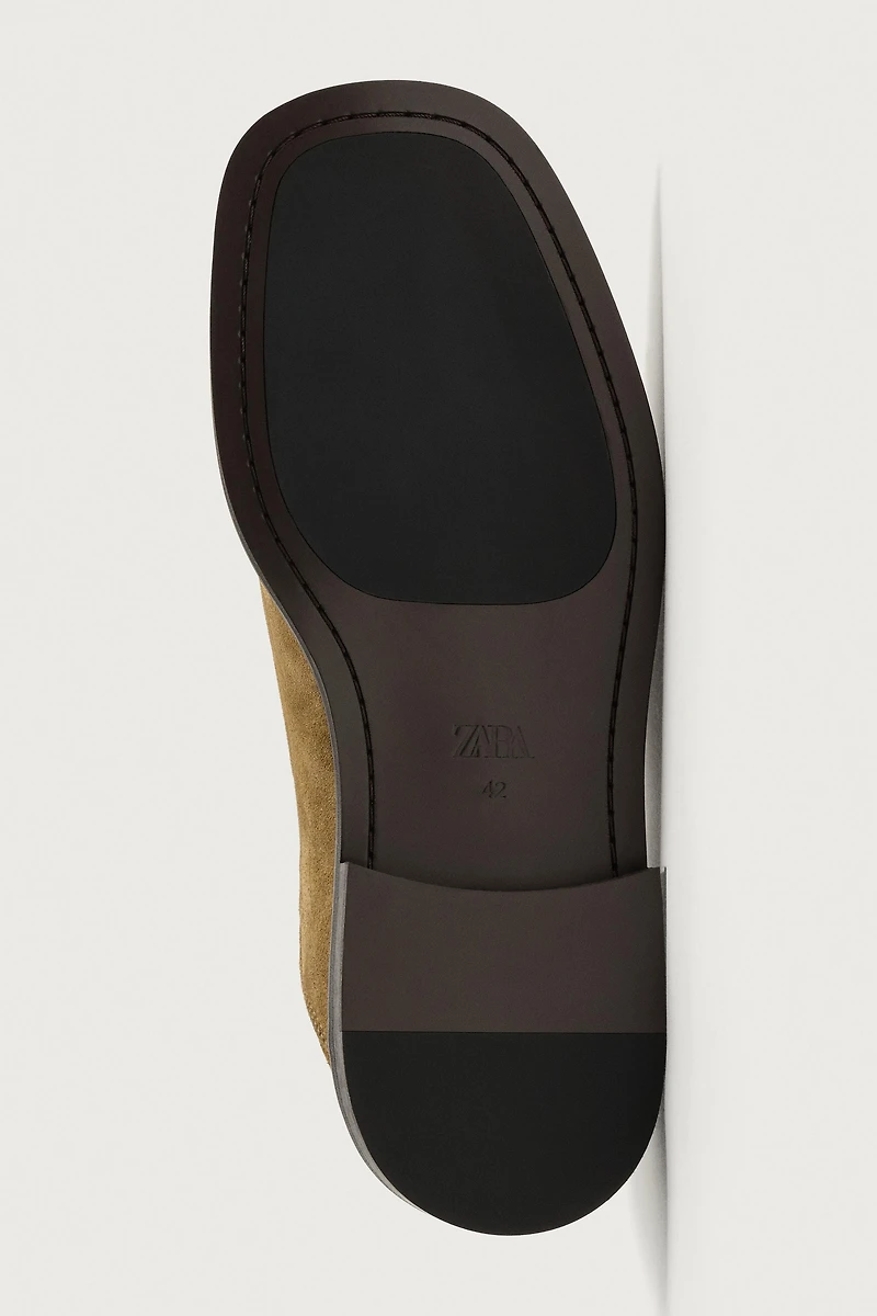 LEATHER LOAFERS