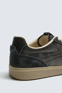 RETRO STYLE SNEAKERS
