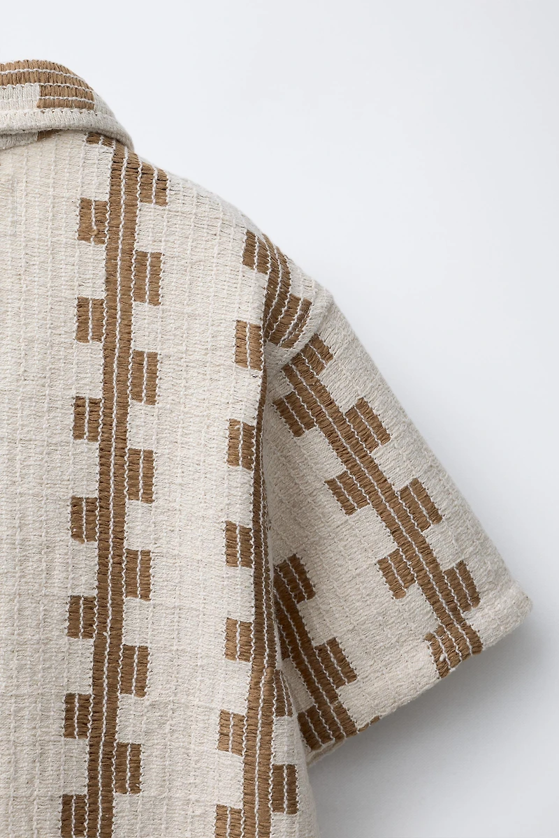 TEXTURED PRINT SHIRT