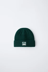 KNIT HAT WITH LABEL