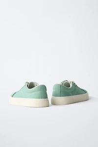 LACE-UP SNEAKERS