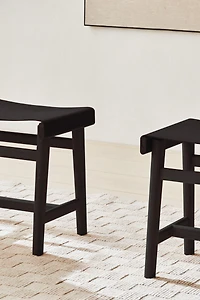 STOOL 01