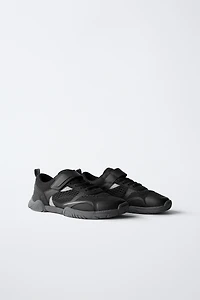 BAREFOOT SNEAKERS
