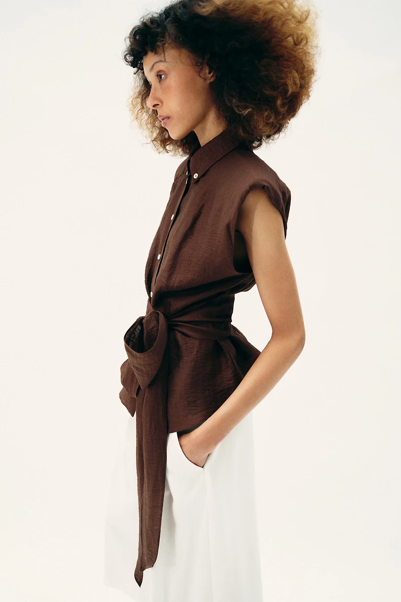 LINEN BELTED SHOULDER PAD TOP
