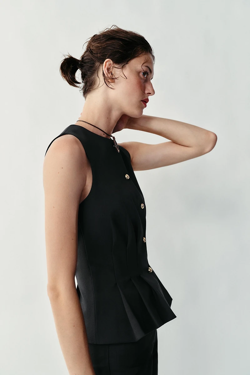 PLEATED VEST