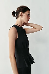 PLEATED VEST