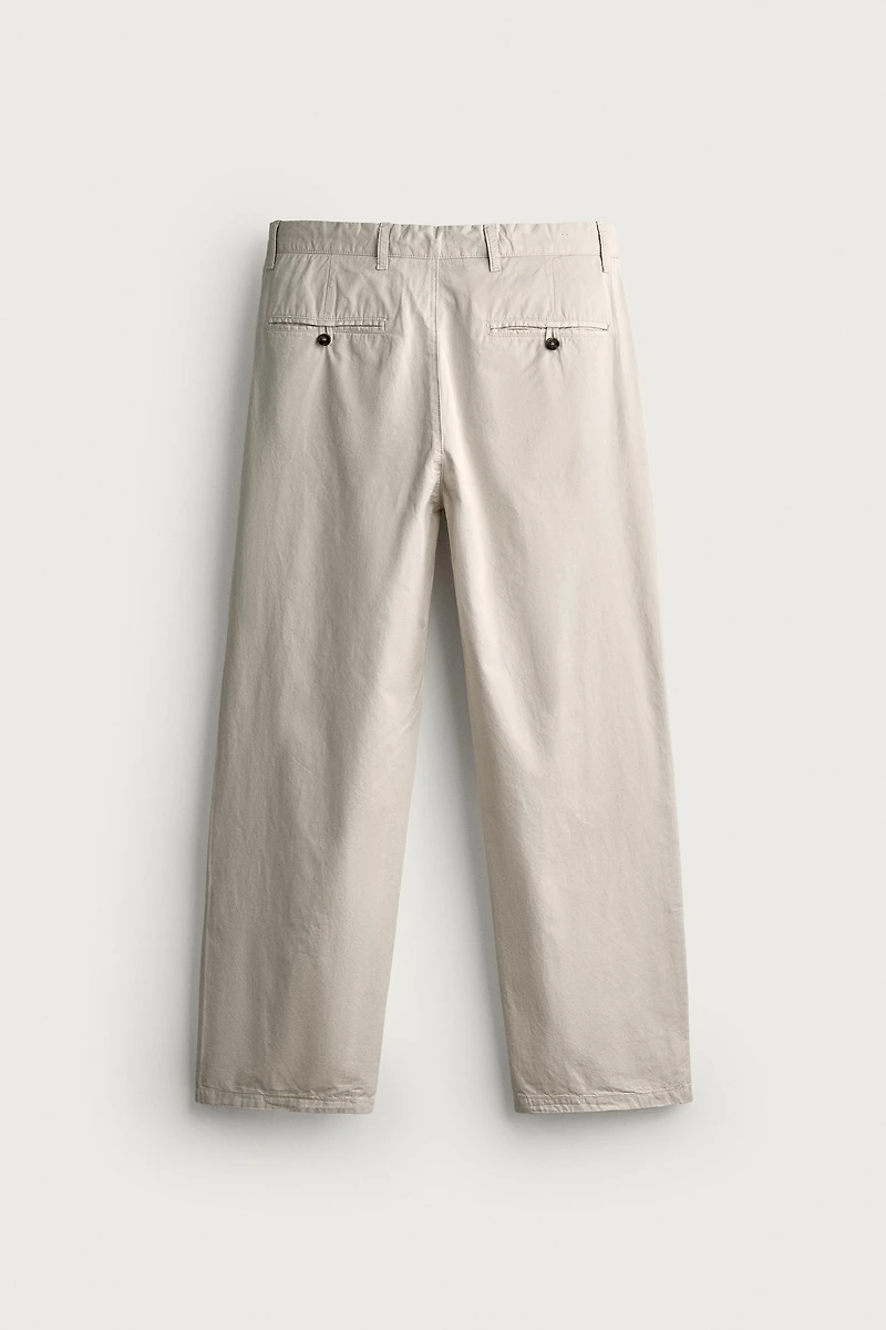 PLEATED STRAIGHT FIT CHINO PANTS