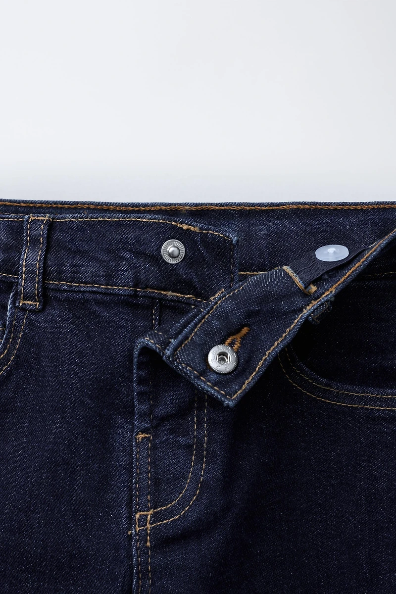 STRAIGHT FIT JEANS