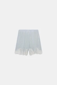 SHORT RUSTIQUE EN DENTELLE