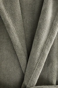 EXTRA SOFT HOODED BATHROBE (380 GXM²)