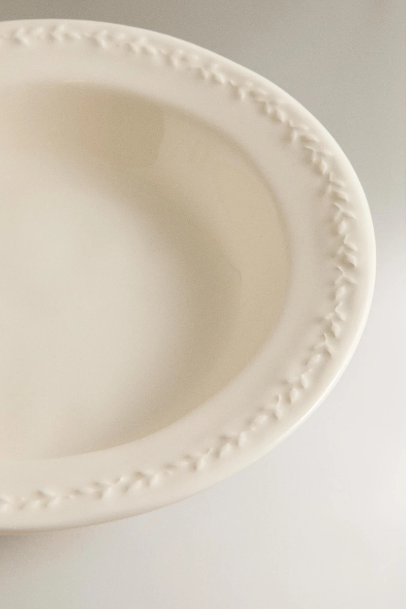 ASSIETTE CREUSE FAÏENCE BORD RELIEF