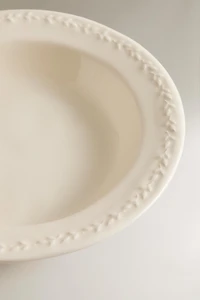 ASSIETTE CREUSE FAÏENCE BORD RELIEF