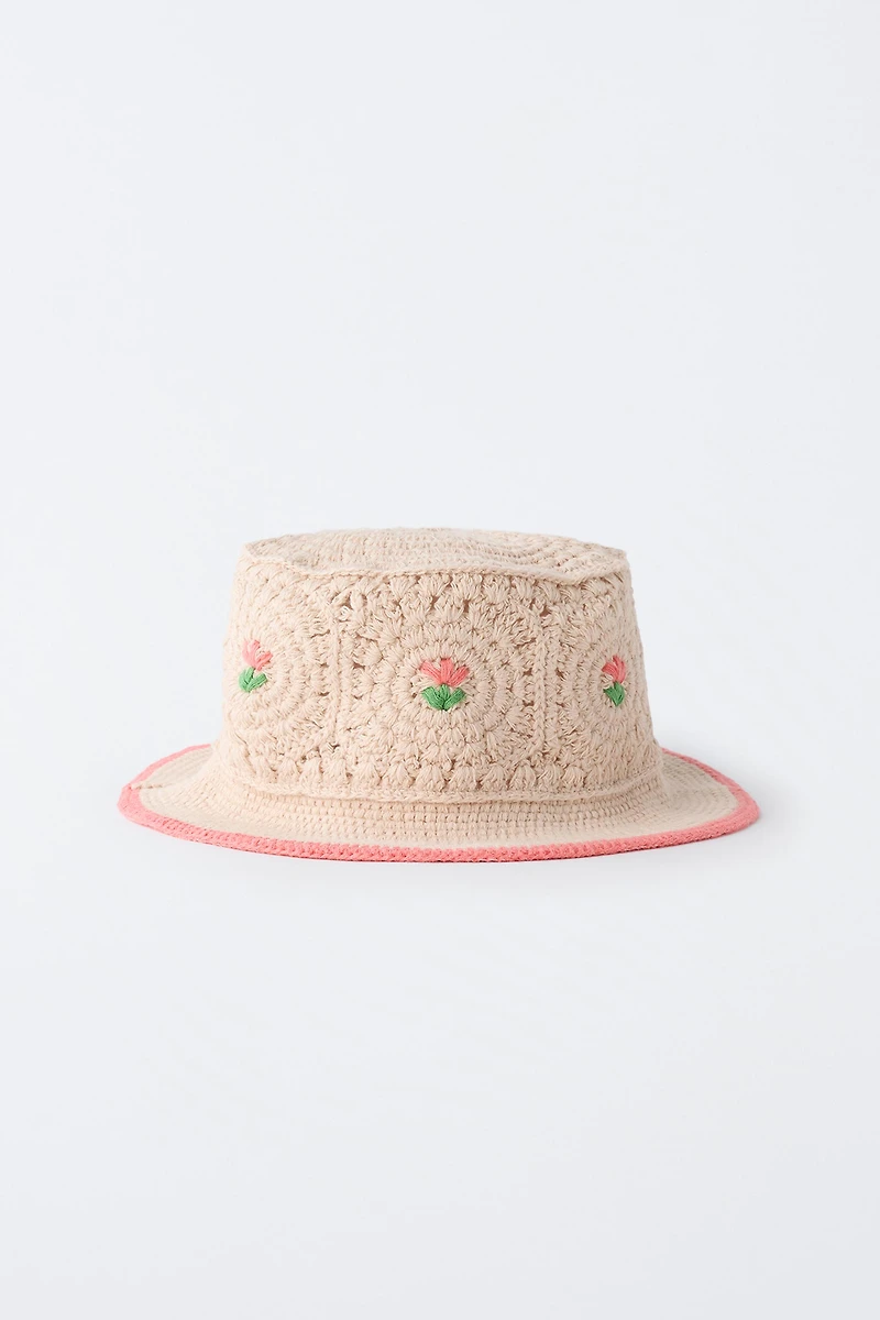 CROCHET FLORAL BUCKET HAT