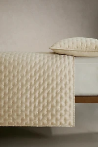 PLAIN SATEEN QUILT WITH KNOTS