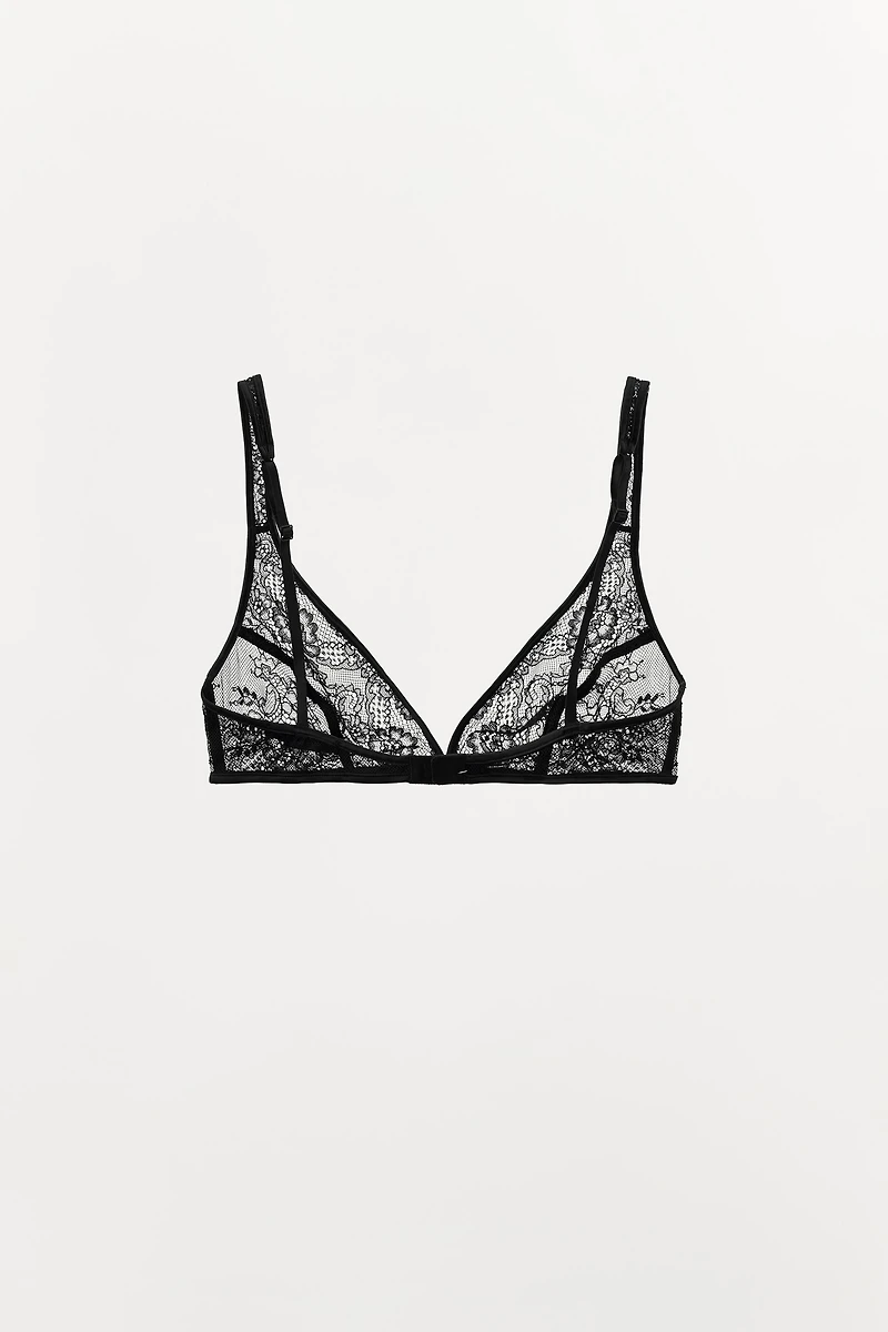 LACE TRIANGLE BRALETTE
