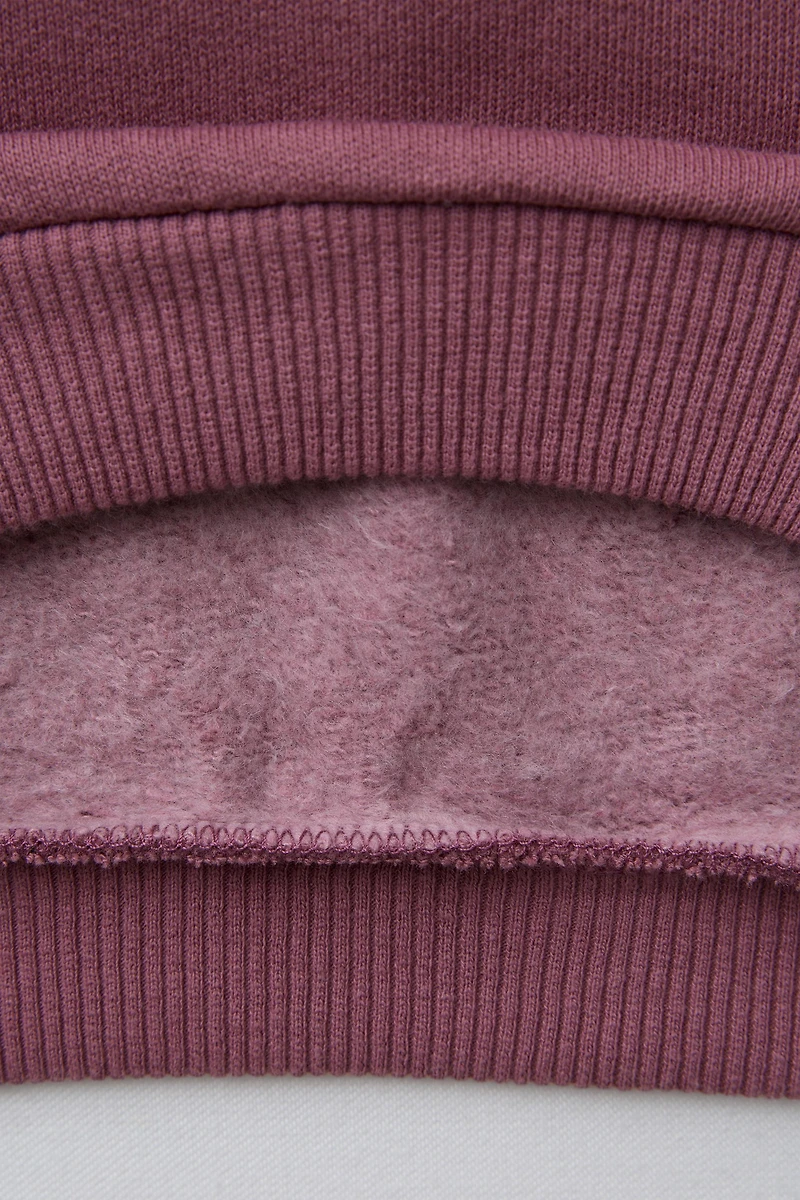 EMBROIDERED SWEATSHIRT
