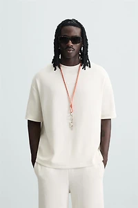 VERTICAL TEXTURED T-SHIRT