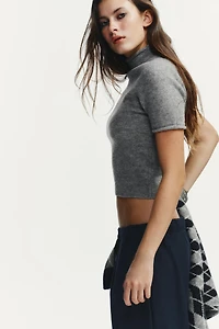 SOFT KNIT SHORT SLEEVE SWEATER