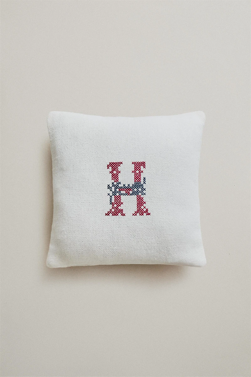 COUSSIN LIN BRODÉ LETTRE H