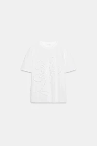 T-SHIRT À FLEUR EN RELIEF
