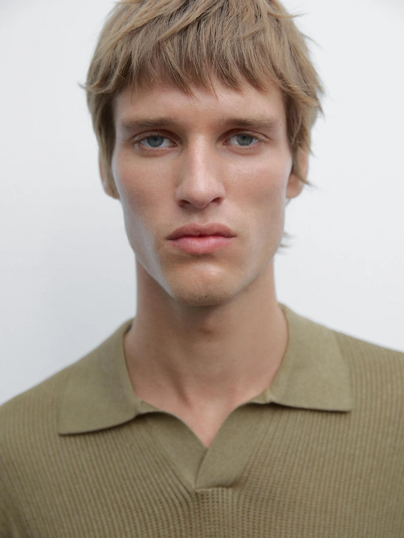 Cutwork V-neck polo shirt