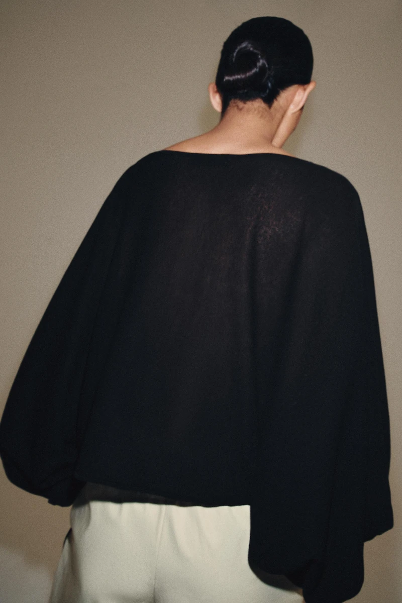 PULL À MANCHES AMPLES